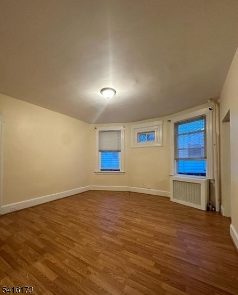 Apt 1- Spacious LRm