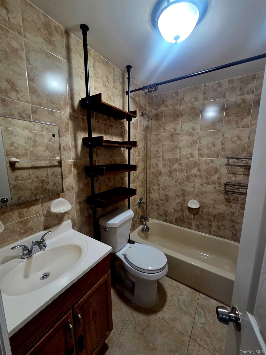 2nd floor bathroom