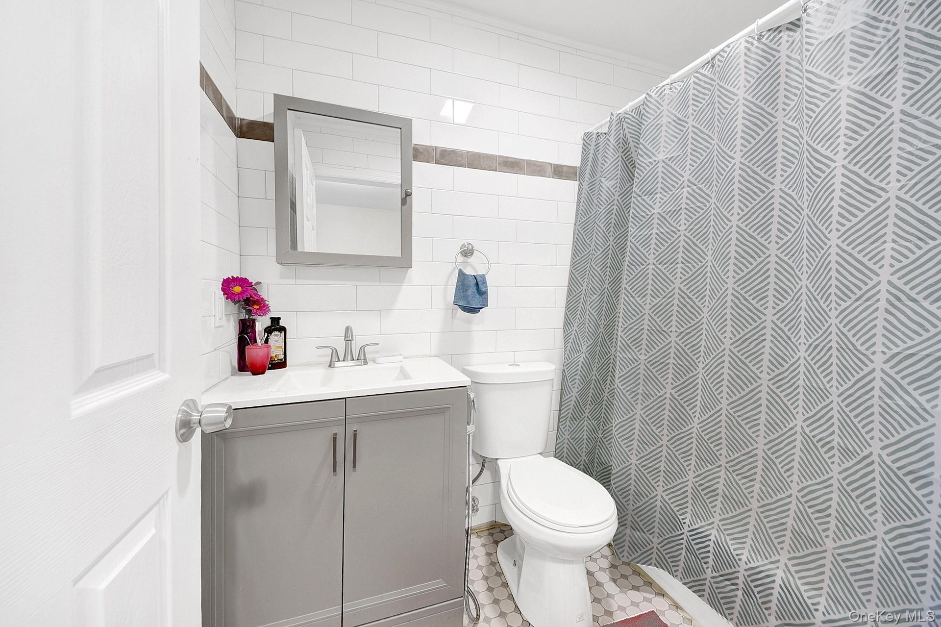 Upstairs hallway bathroom