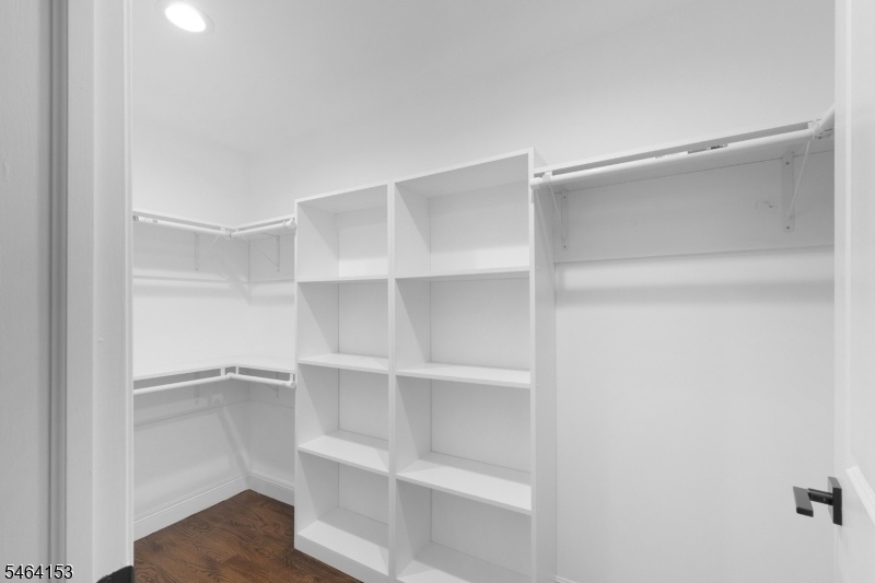 M Closet2