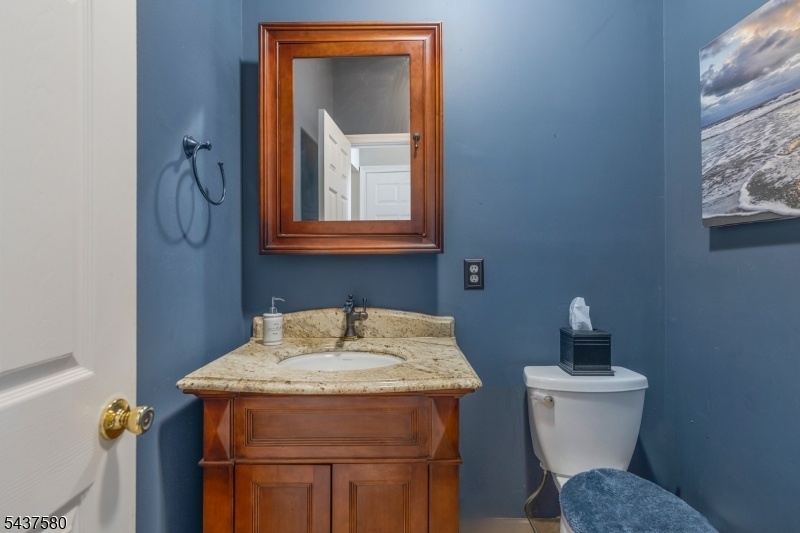 FIRST FLOOR POWDER ROOM