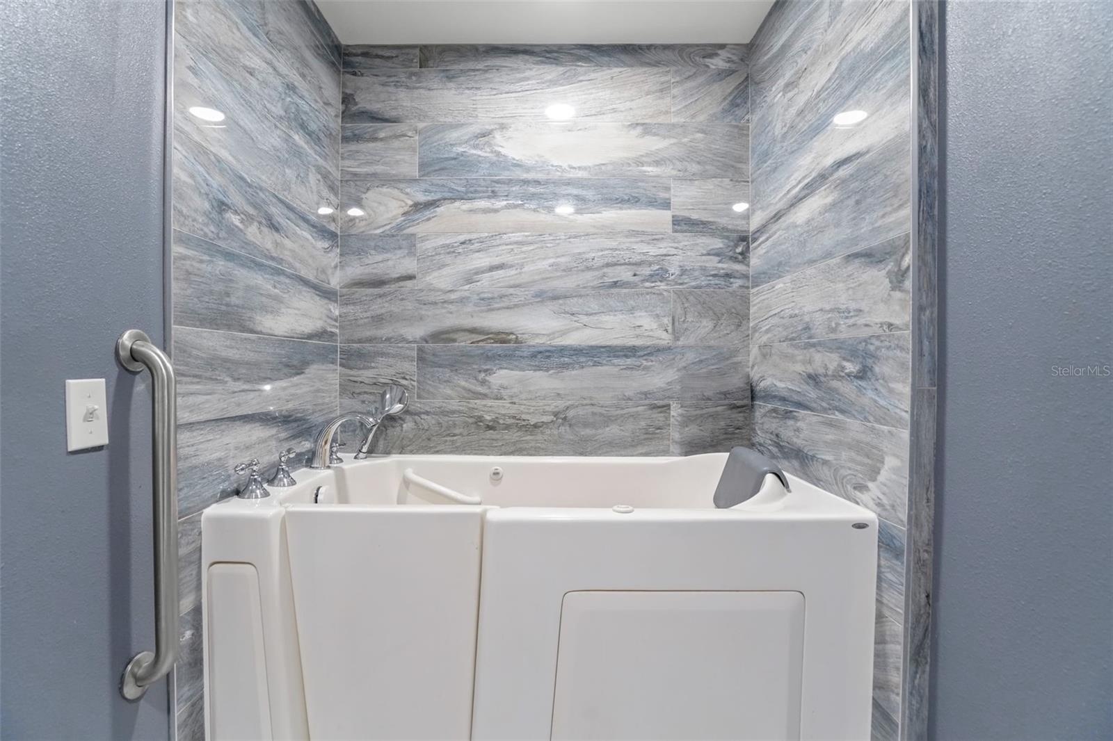 Flex Room Bath