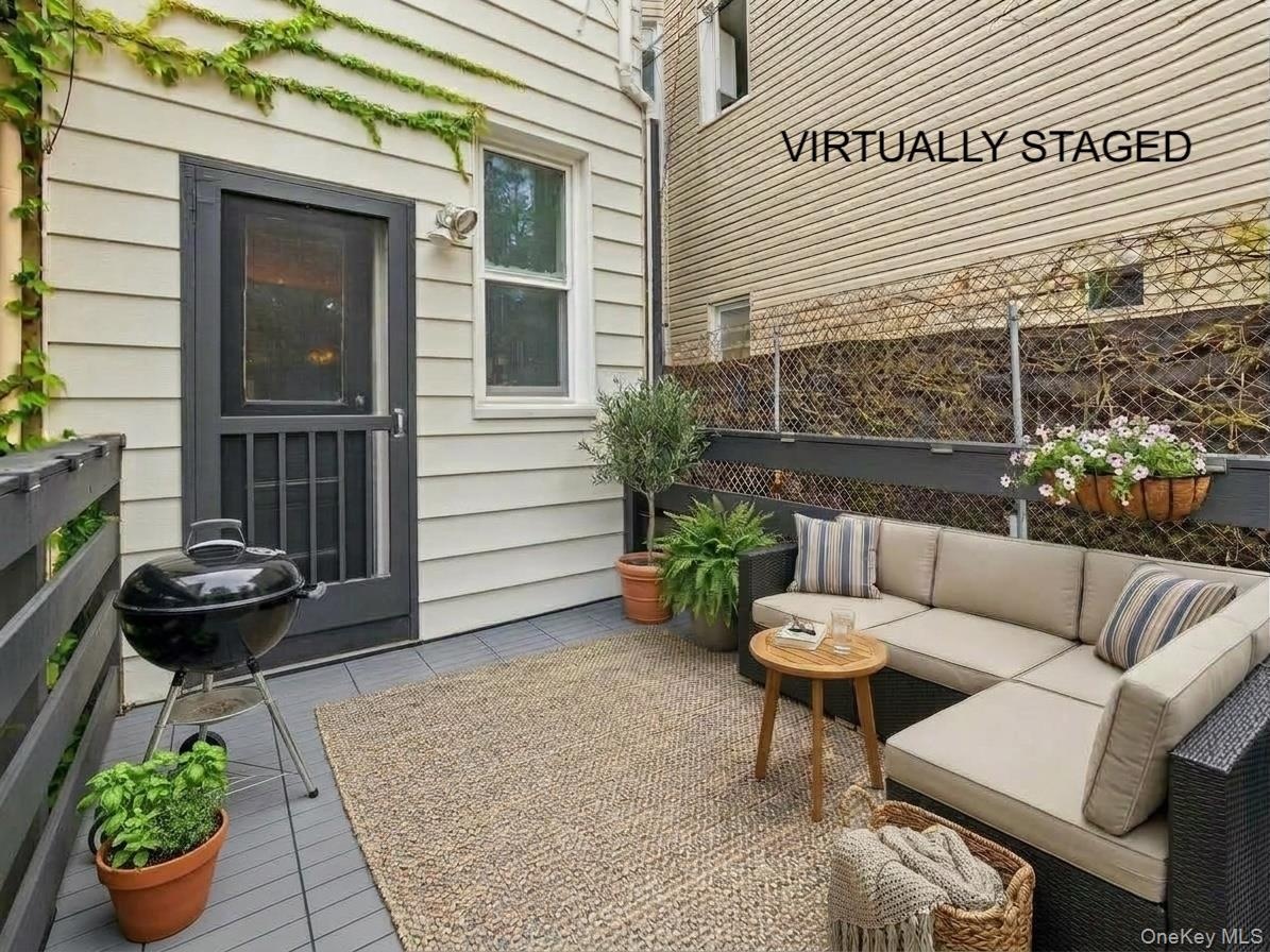 Virtually Staged- Grant Deck