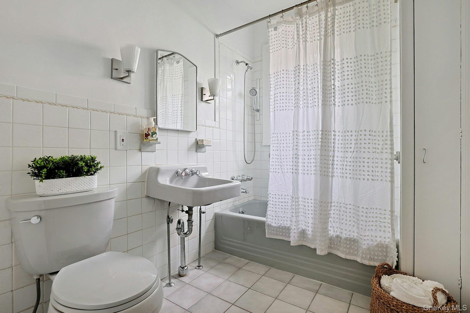 Bathroom #1 on first fl.