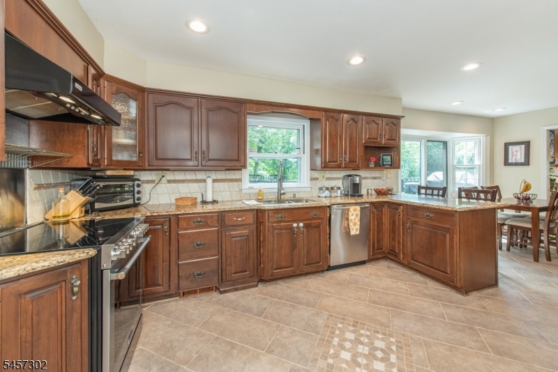 Breakfast bar in kitchen