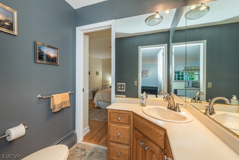 Jack & Jill Powder Room
