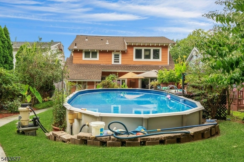 above ground pool