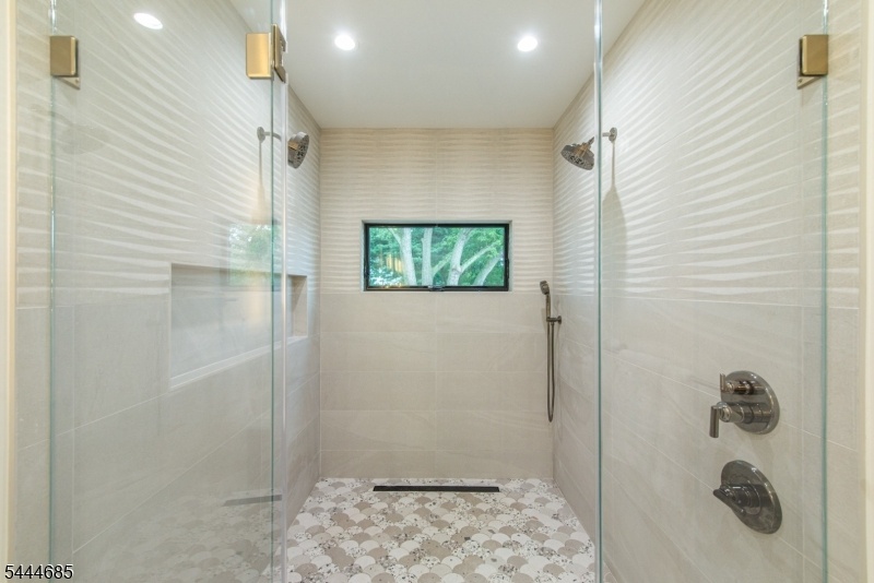 2nd Primary Bath