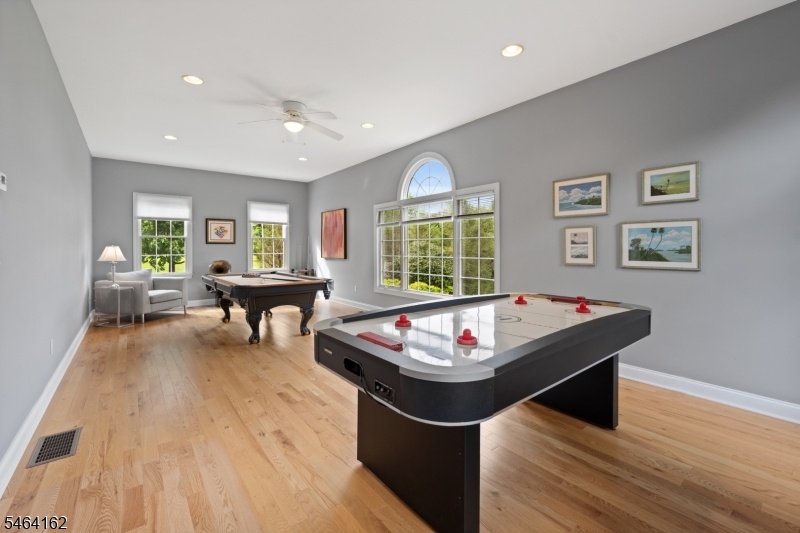 GORGEOUS SUNROOM