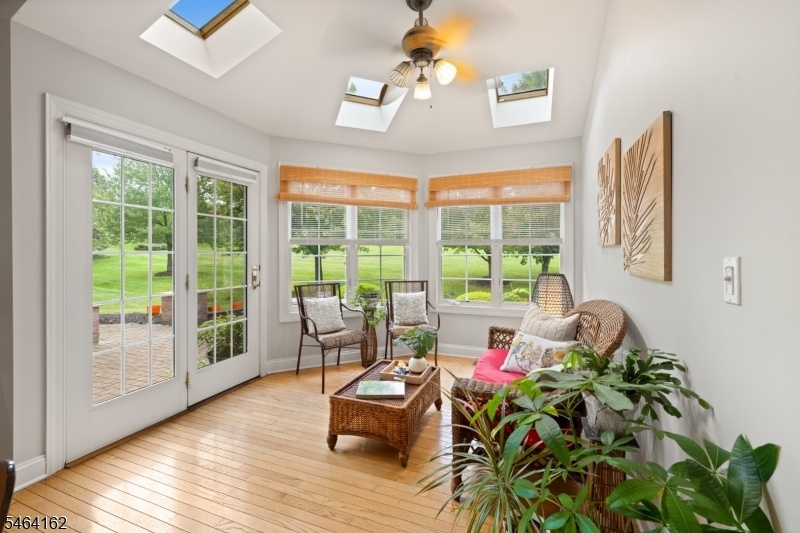 MORNING ROOM