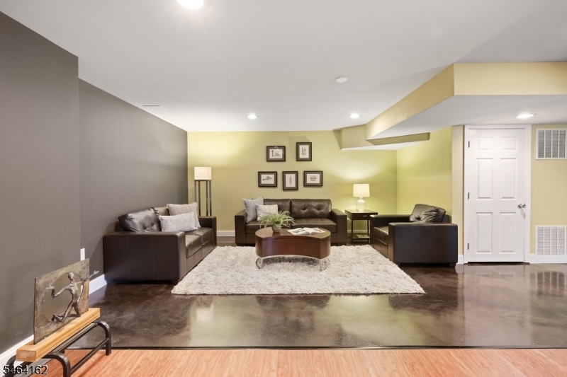 BASEMENT LEISURE AREA