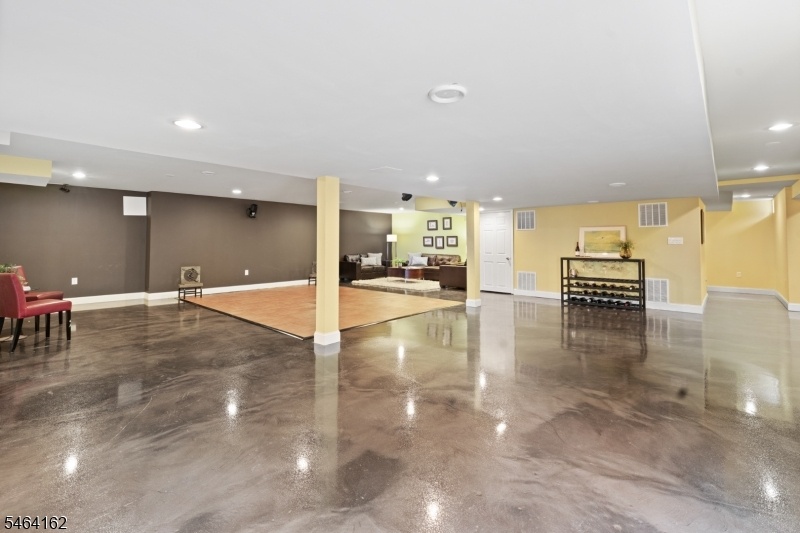 POLISHED CONCRETE FLOORING