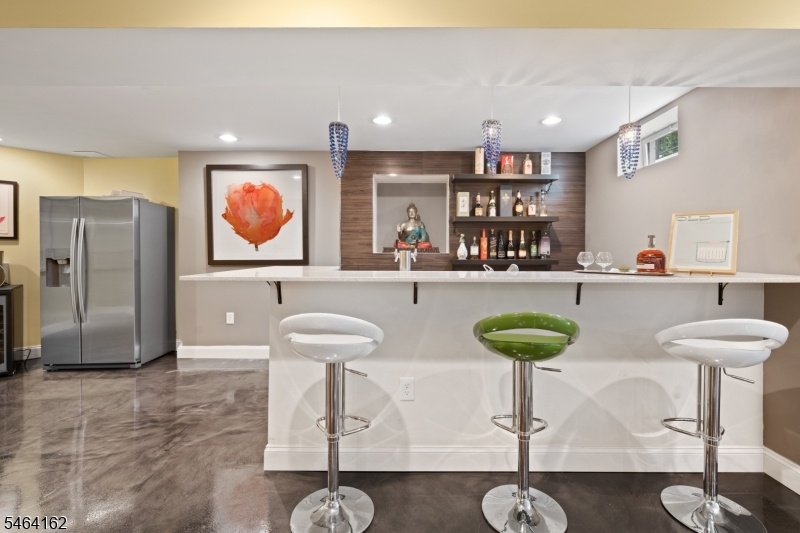 CUSTOM BAR