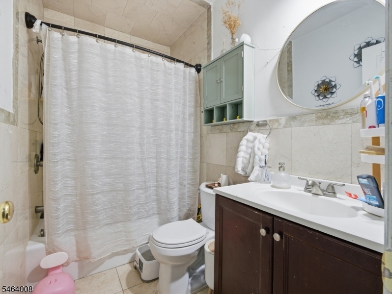 1st floor Bathroom