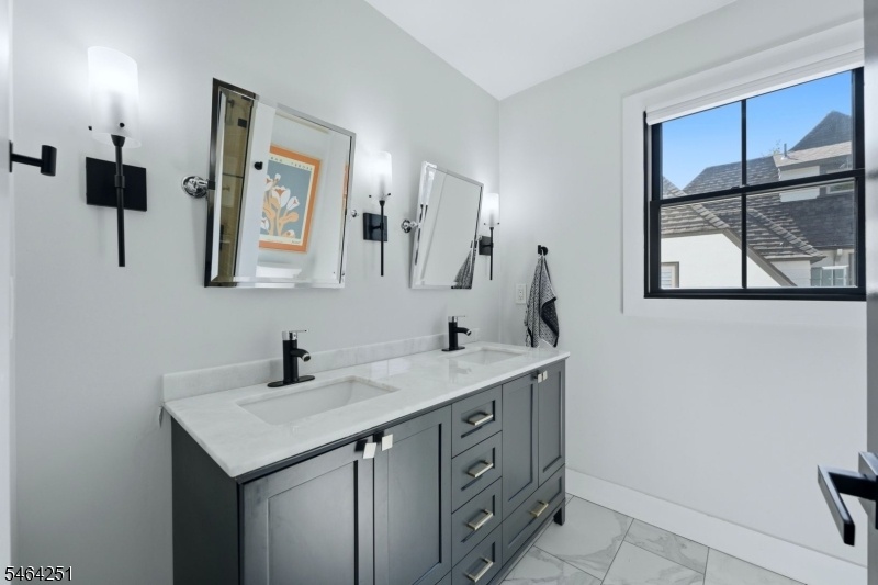 2nd Floor Common Bath
