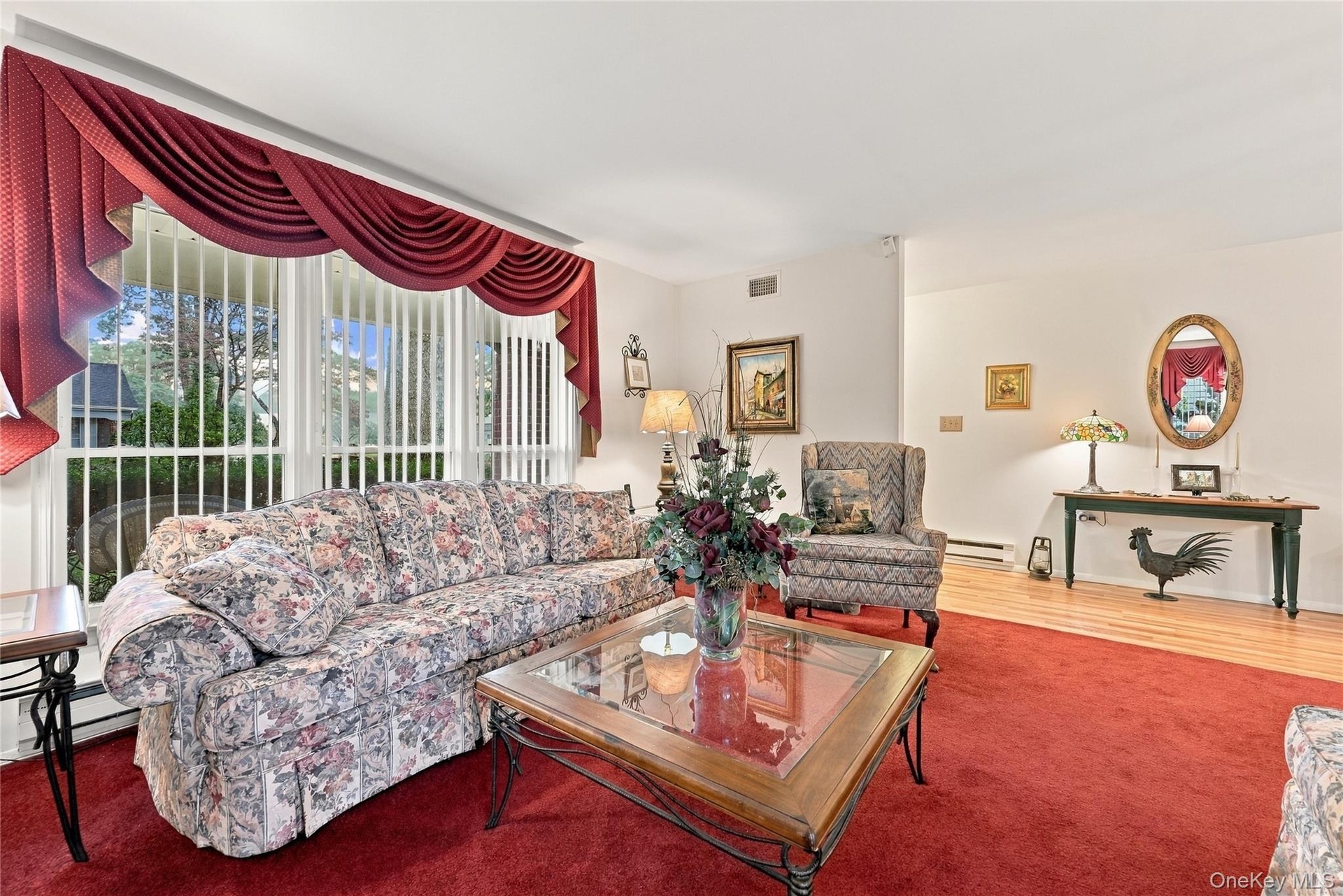 Oversized Living room for entertaining