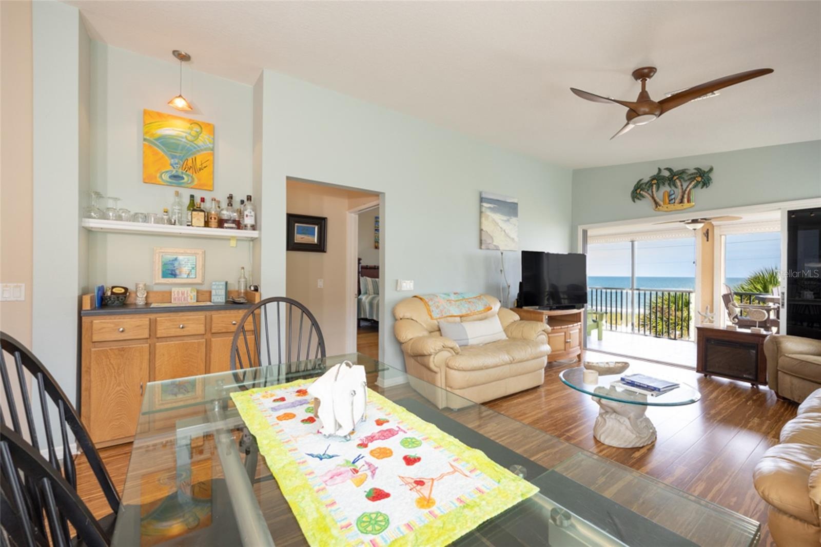 Wet Bar off Kitchen