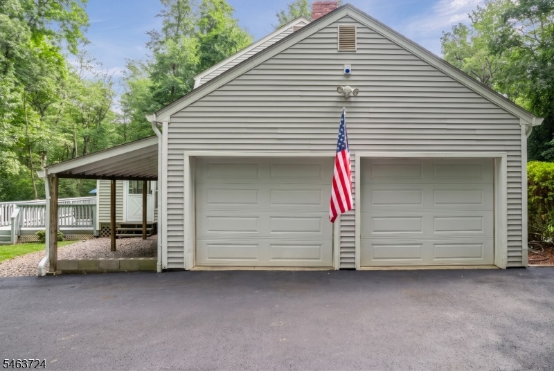 SIDE ENTRANCE GARAGE