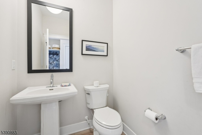 Powder room L1
