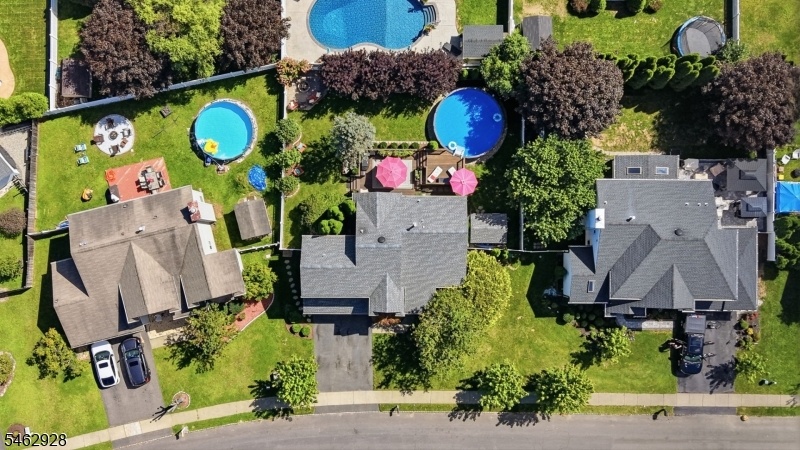 Drone of Neighborhood