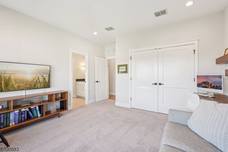 lots of closet space