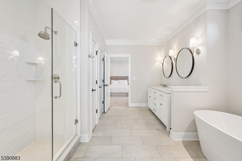 Spa like tub and shower
