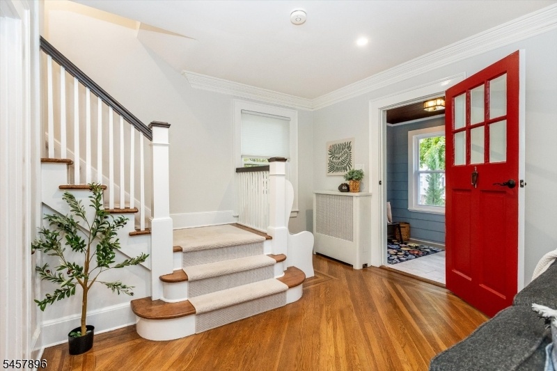 Foyer / Living Room