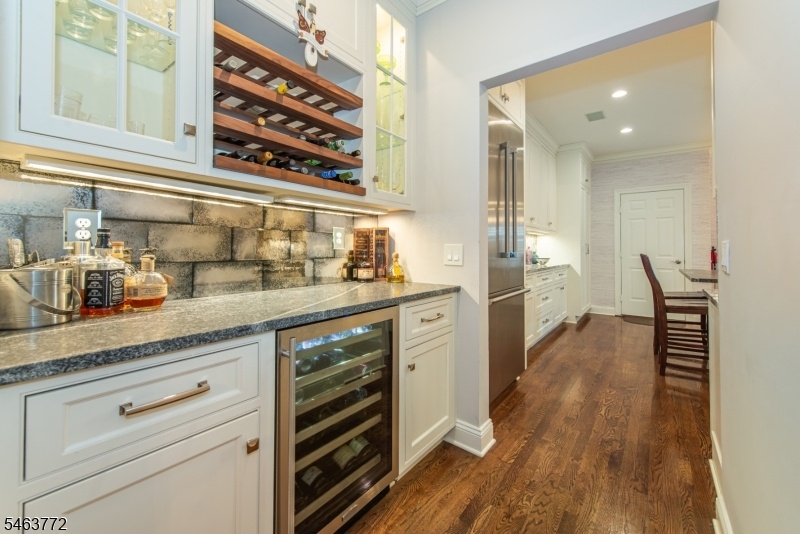 Butlers Pantry / Wet Bar