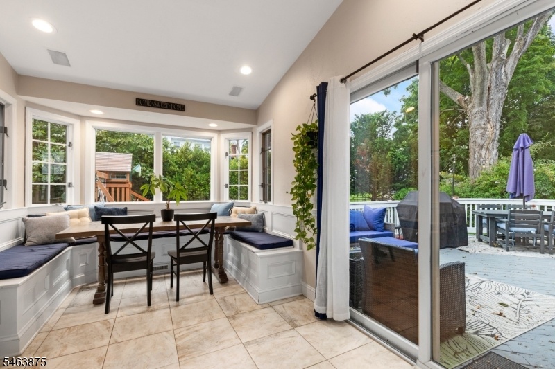 Breakfast Room