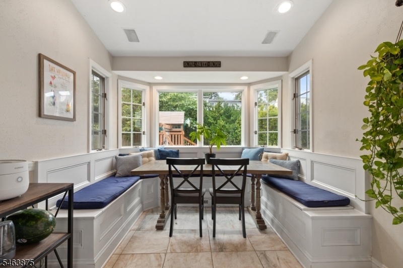 Breakfast Room