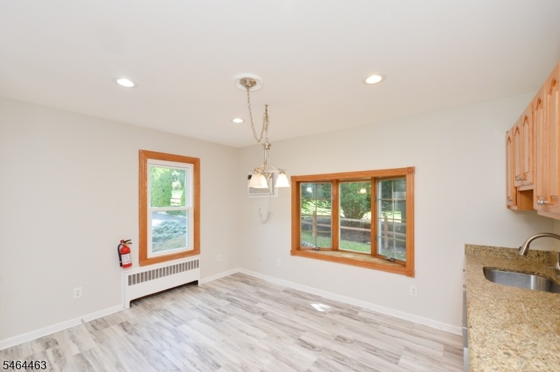 1st floor eating area