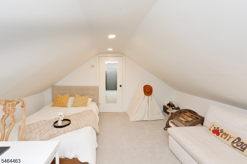 2nd floor bonus room