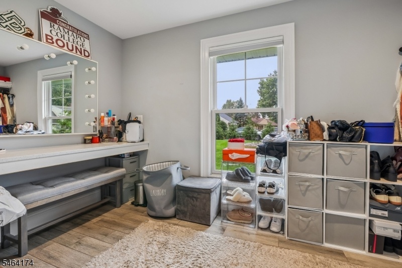 Walk-in Closet