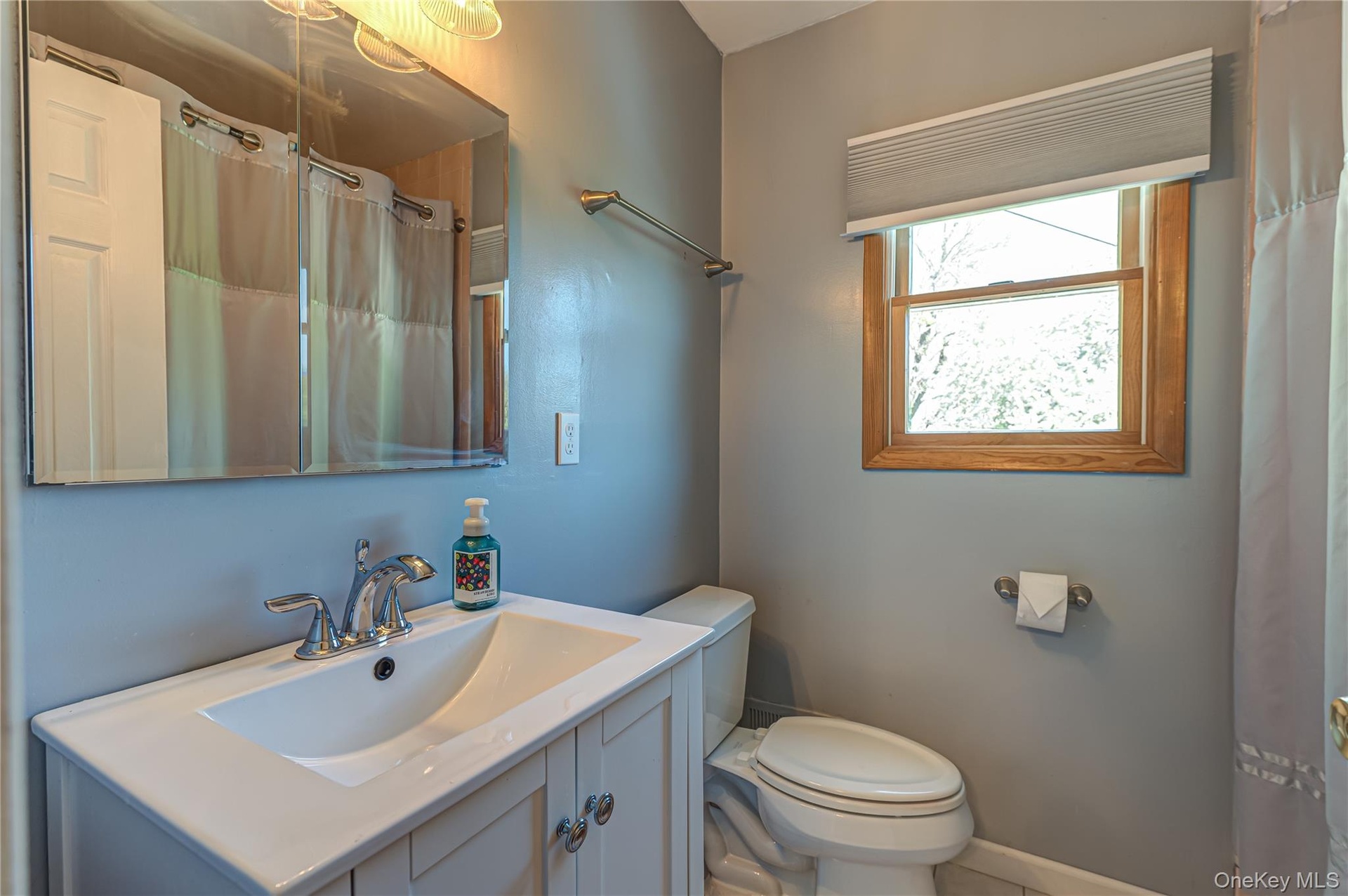 Second floor full bath