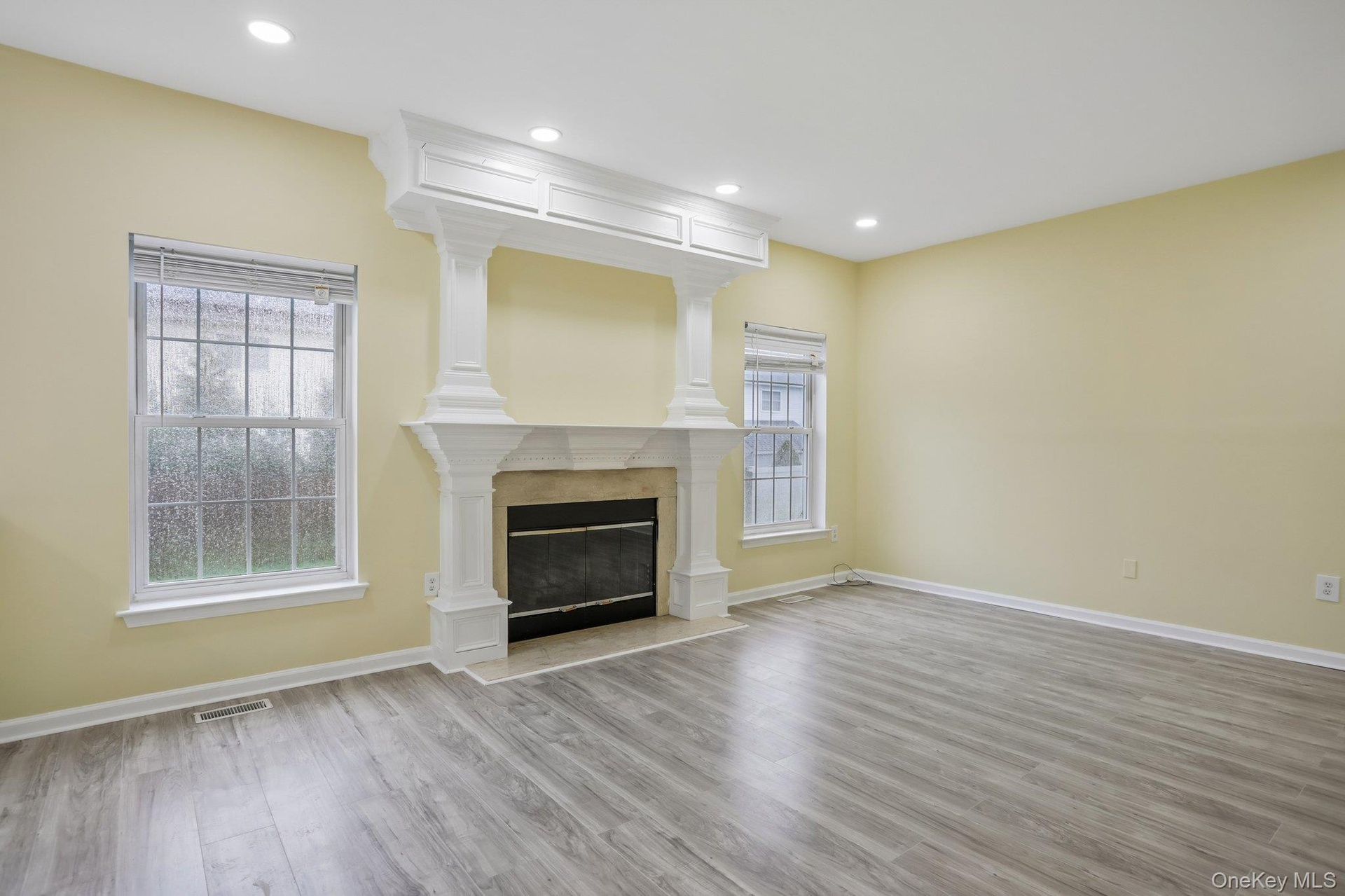 Working wood fireplace
