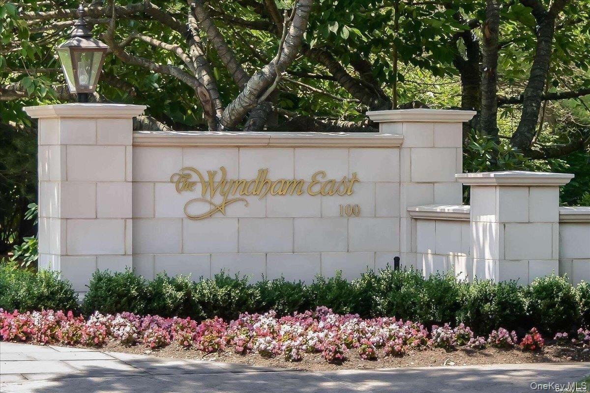 Wyndham East Entrance Driveway