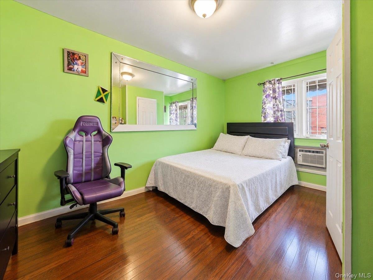 bottom unit bedroom #3