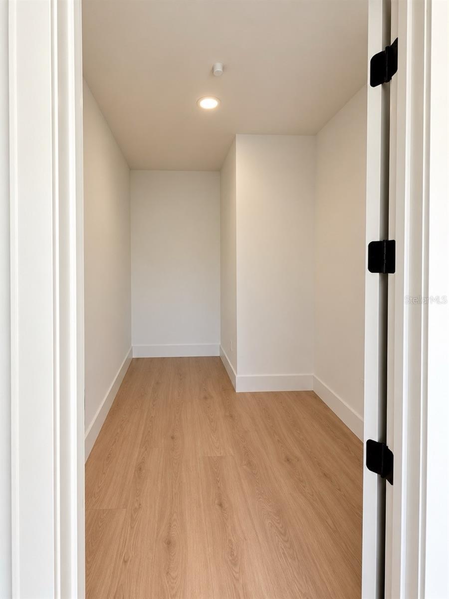 Floor 1 Bedroom Closet
