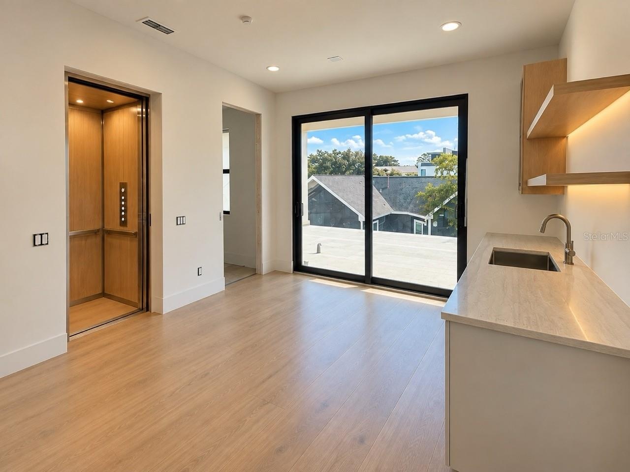Floor 4 Living / Entertain / Elevator