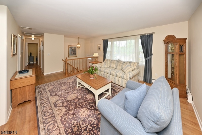 Living Rm w/ hardwood floors