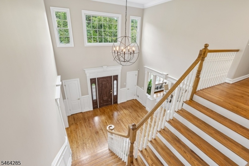 Impressive double foyer