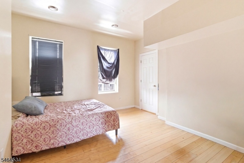 U2 Bedroom