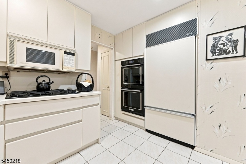Sub Zero & Double oven & Range