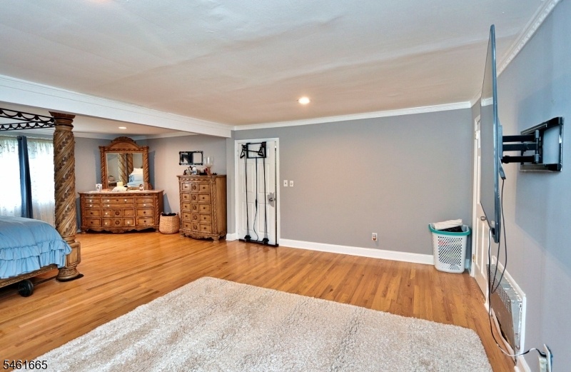 U2 Bedroom Main 1