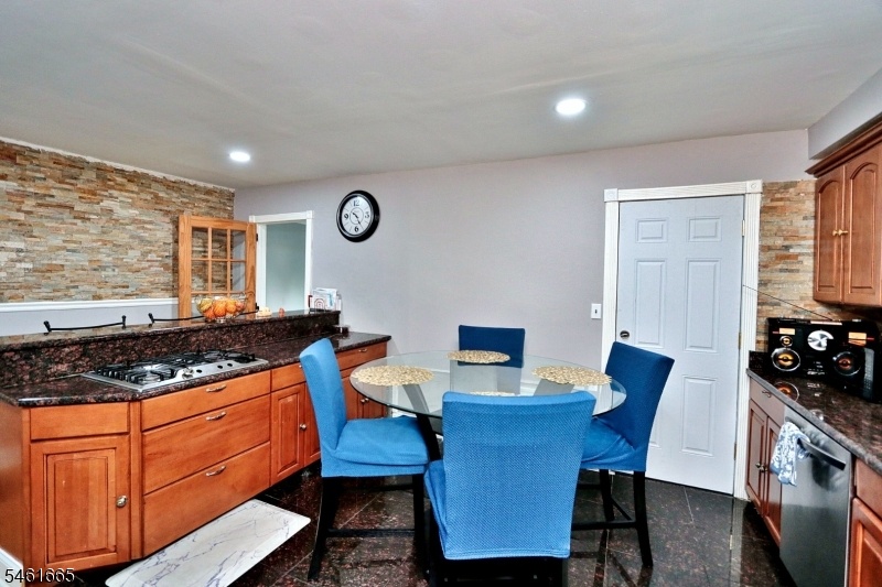 U1 Kitchen 3