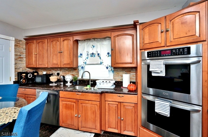 U1 Kitchen 6