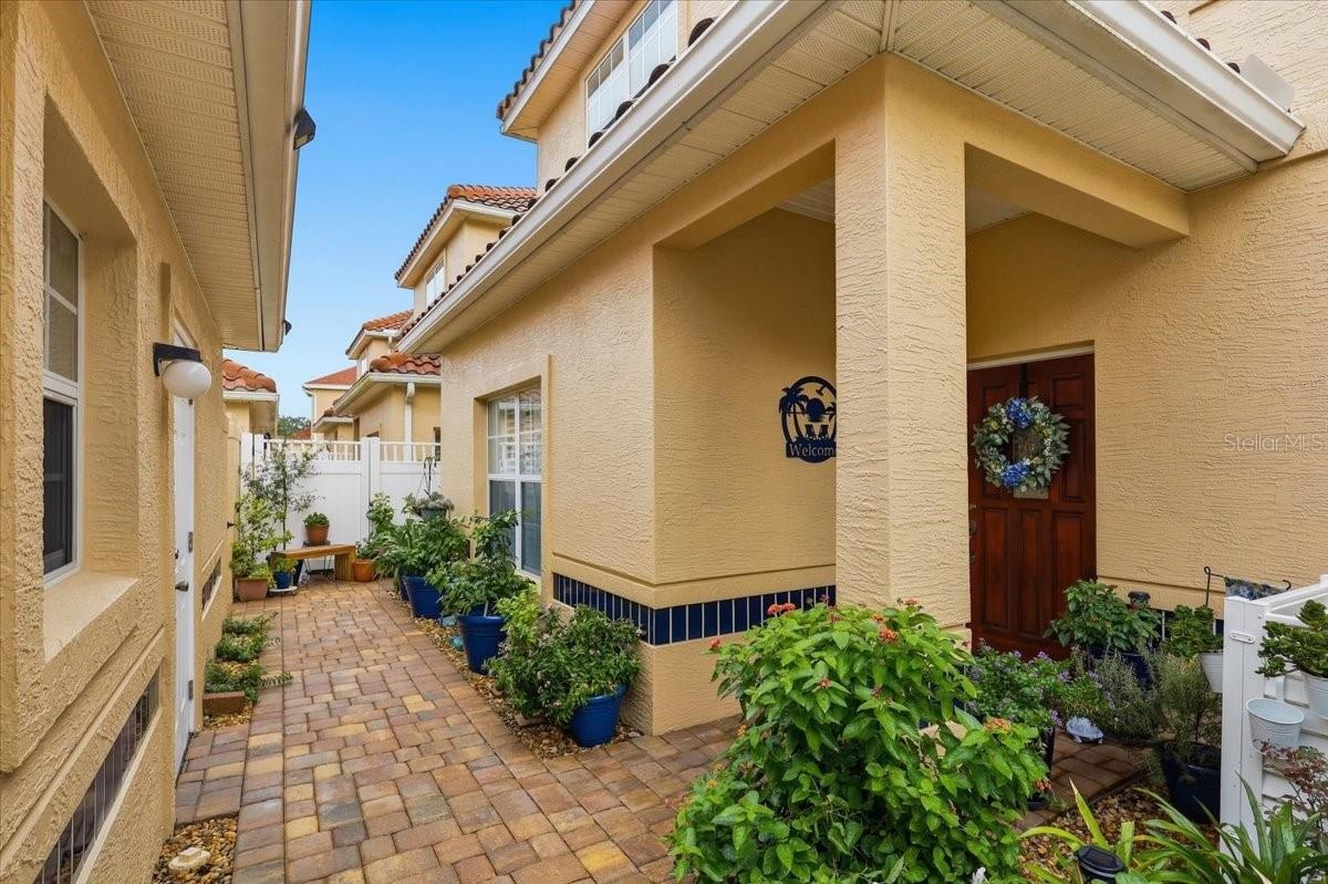 Private entrance from courtyard