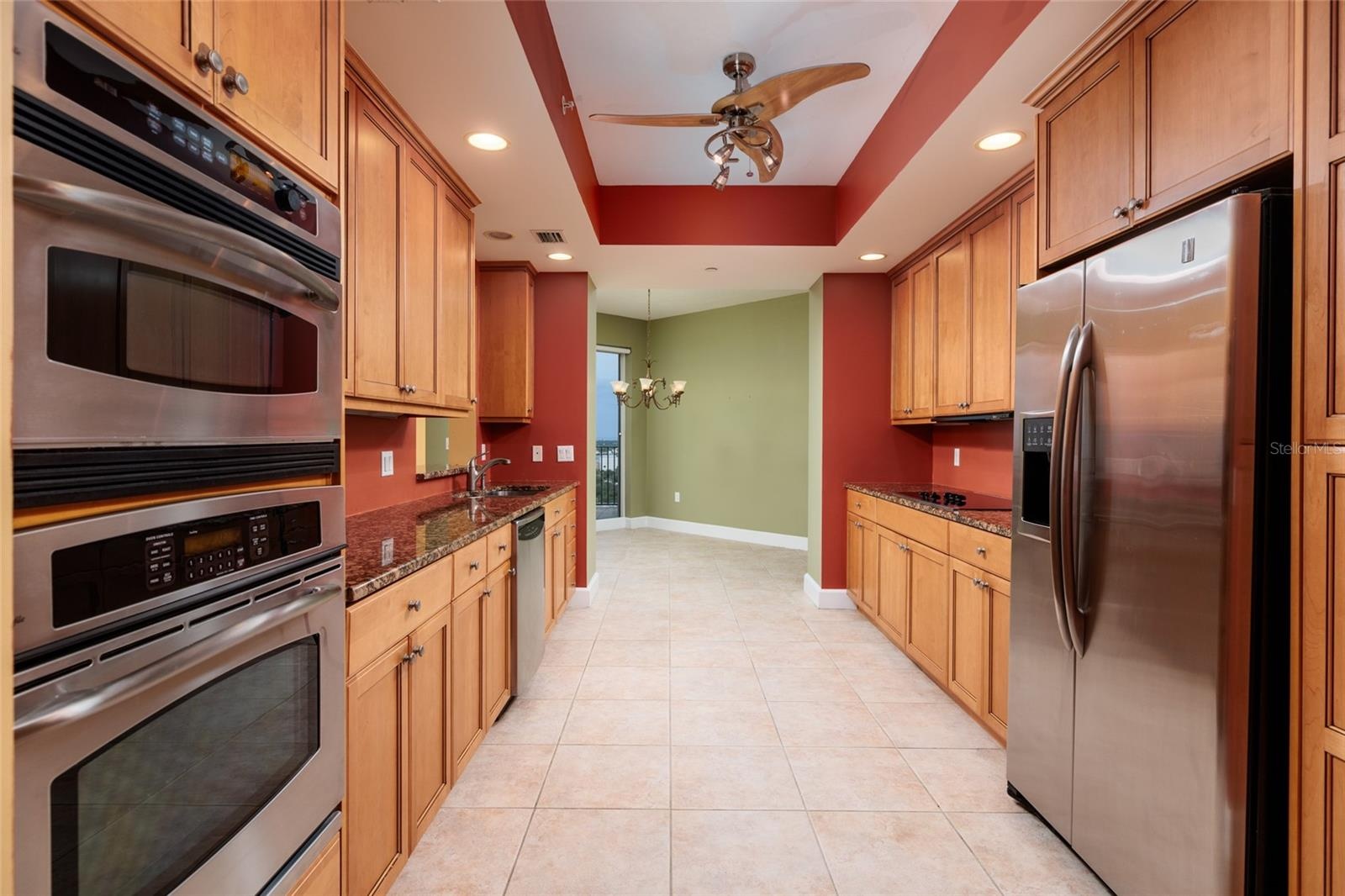 Kitchen/Breakfast Nook