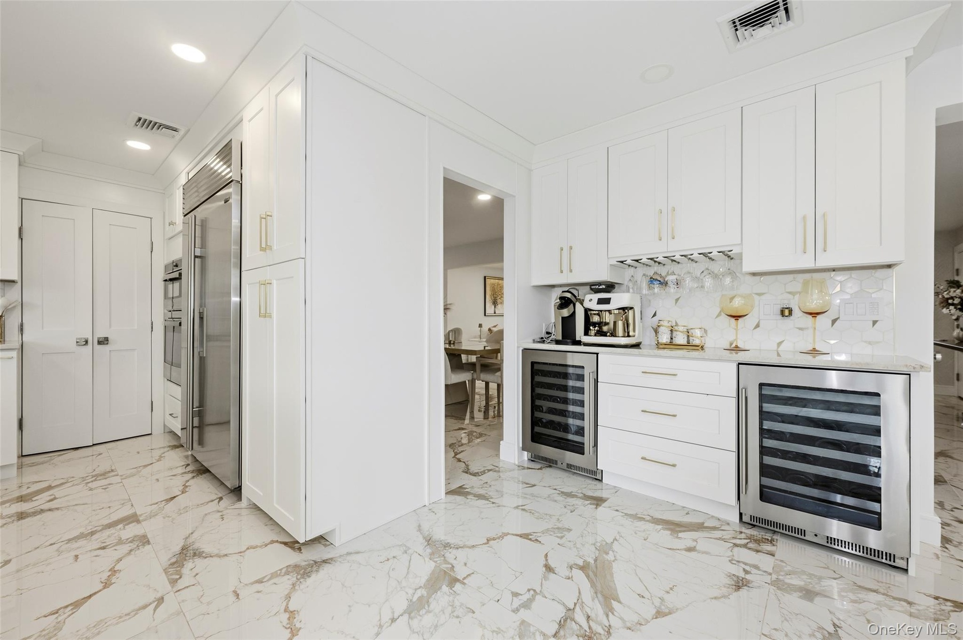 Butler's Pantry/Wine Fridges