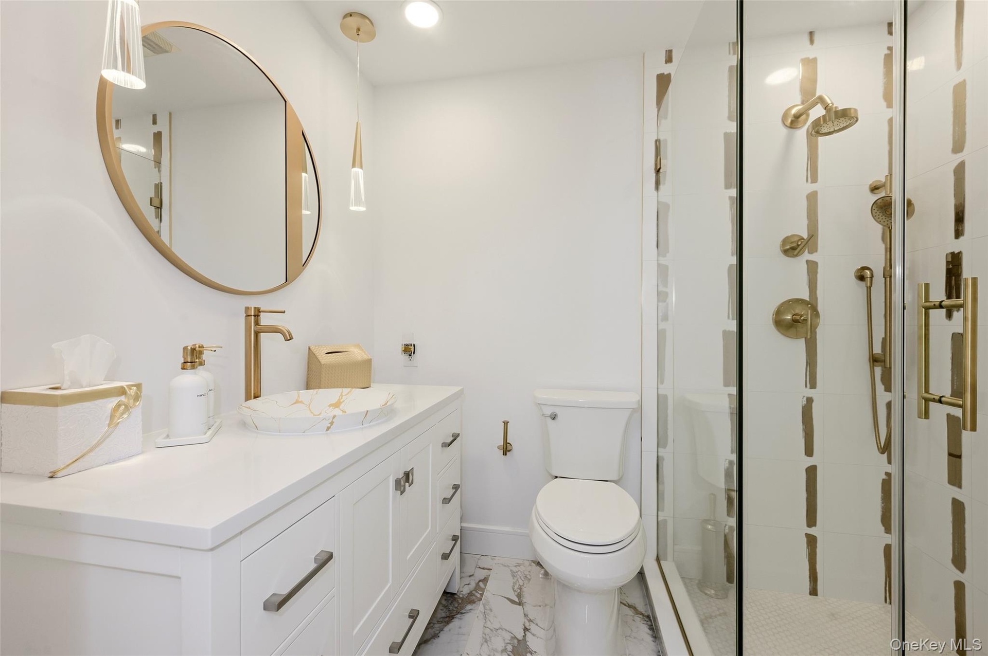 1st Floor Full Bathroom